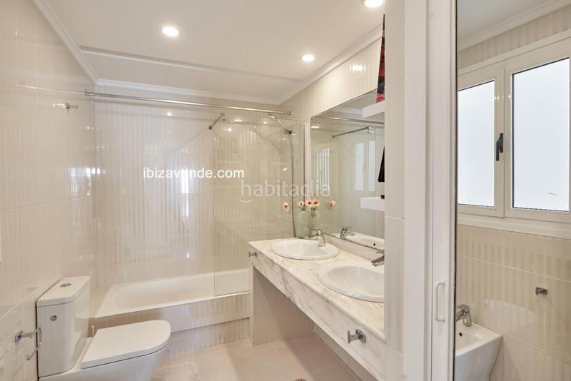 Foto f576a51f-cc4c-4a81-bd5d-45e806092ea7. Rent flat with heating parking pool in Marina Botafoc-Talamanca Ibiza