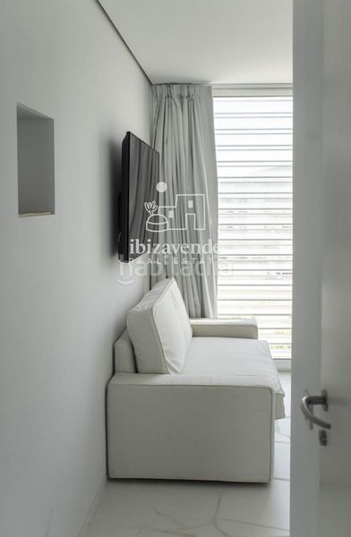 Foto 0e2276c7-95f3-4fa8-b81d-54e53b8eab53. Àtic amb aparcament piscina a Marina Botafoc-Talamanca Ibiza