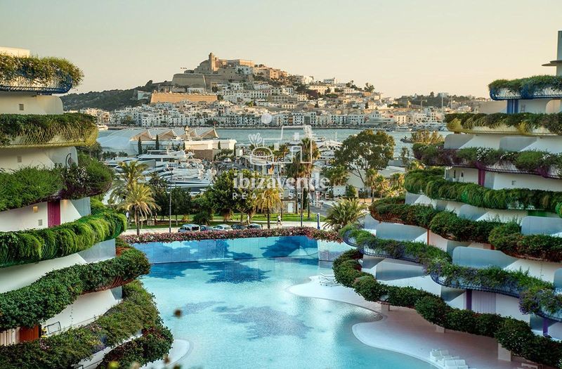 Foto 887f1972-5f43-4bdf-9125-3550c64bc290. Àtic amb aparcament piscina a Marina Botafoc-Talamanca Ibiza
