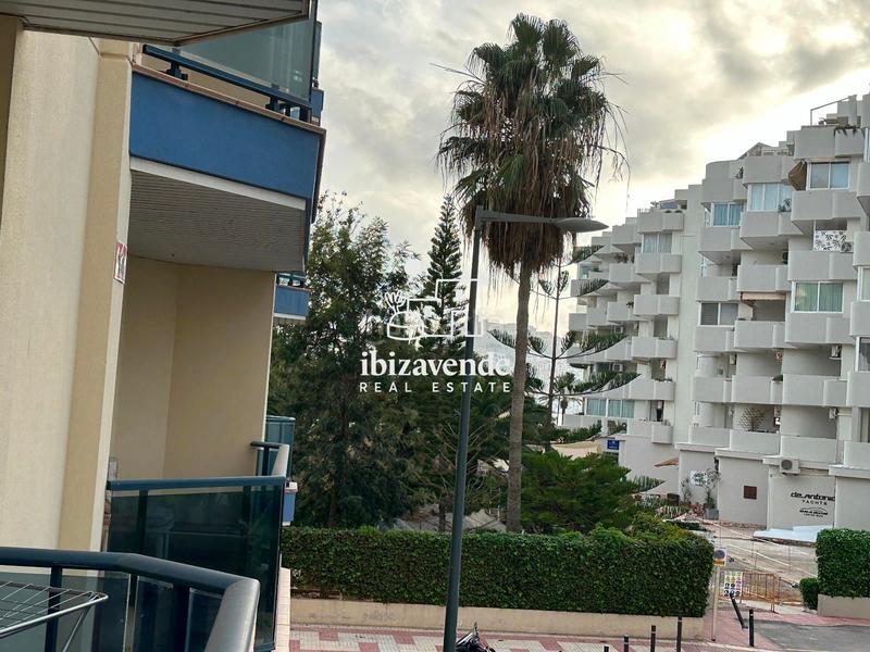 Foto 45caf4b3-1f63-428c-ae0e-449f3ce9f770. Alquiler piso moderno piso en botafoc en el edificio avante en Ibiza