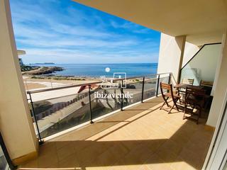 Lloguer Pis  De lugo. Encantador apartamento en primera línea en cala de bou con vista