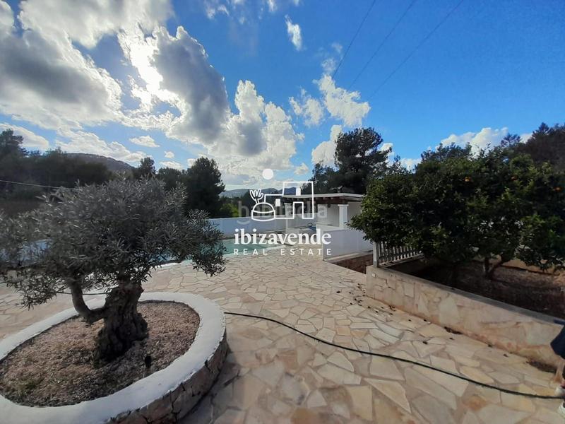 Foto 3297299a-f780-467b-ba69-4b93048f4ef5. Xalet amb calefacció aparcament piscina a Santa Eulària des riu Santa Eulària