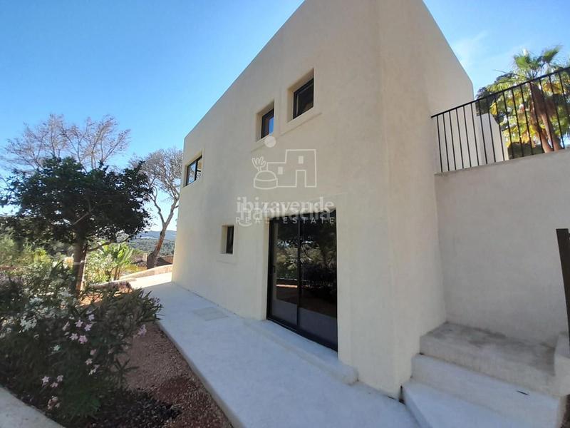 Foto 2e382880-5fe7-4afb-85ca-53a23a9d8f10. Chalet mit heizung parking pool in Santa Eulària des riu Santa Eulària