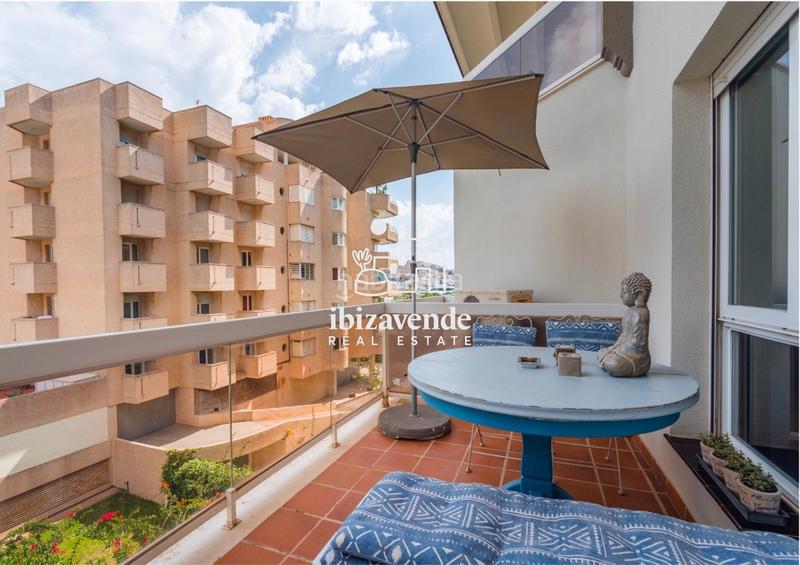 Foto fd1c5527-b466-41d4-9563-c71a61498d86. Lloguer dúplex amb calefacció piscina a Marina Botafoc-Talamanca Ibiza
