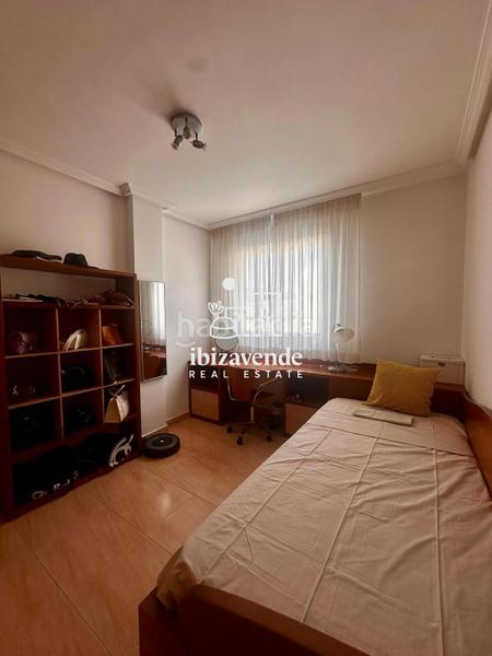 Foto 8bfe3828-5141-4dc6-a5f8-bb39d4a1e718. Rent flat with parking in S´Eixample-Can Misses Ibiza