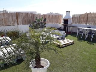 Location Attique  Manuel de falla. Ático reformado en playa den bossa para el mes de mayo.