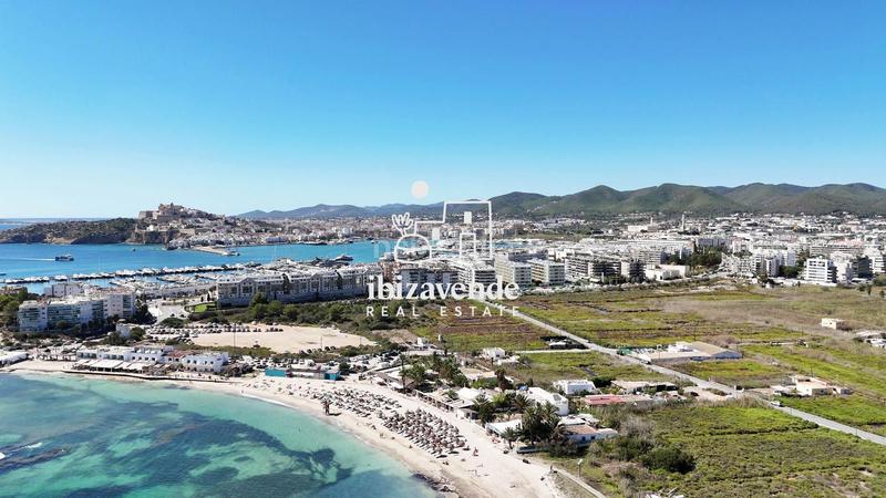 Foto e2e5e8f1-bf5d-4092-9334-1d58811c04f0. Attico con riscaldamento parcheggio piscina in Marina Botafoc-Talamanca Ibiza