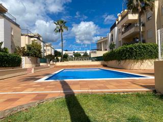 Pis  Bisbe llocer. Bajo con amplio jardin y piscina comunitaria.
