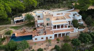 Maison à Sant Joan de Labritja. Villa con carácter y vistas panorámicas al mar entre san juan y