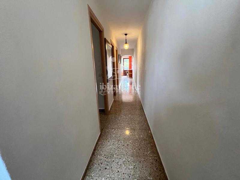 Foto 5e4d5d81-09f1-42db-b019-a7b29687fd56. Rent flat with parking in Sant Carles Santa Eulària