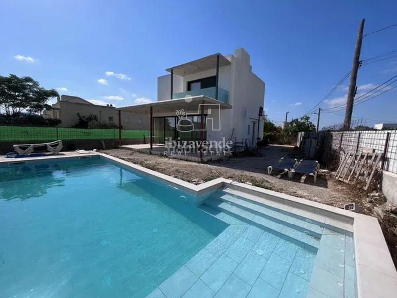 Foto 6d33f6fe-e8a5-416a-8f3d-e4c4e8940e6d. Xalet amb calefacció piscina a Jesús Santa Eulària