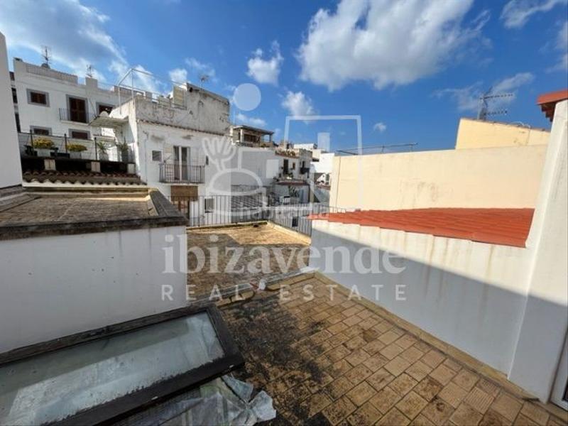 Foto 5378d043-2763-41dd-b19f-07a242c482ef. Location duplex dans Dalt Vila-La Marina Ibiza