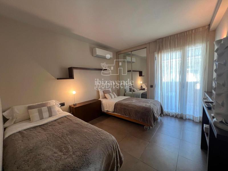 Foto 09d2ddaa-03b4-460d-af7c-a1991dba1fc6. Piso impresionante piso en botafoc en Marina Botafoc-Talamanca Ibiza