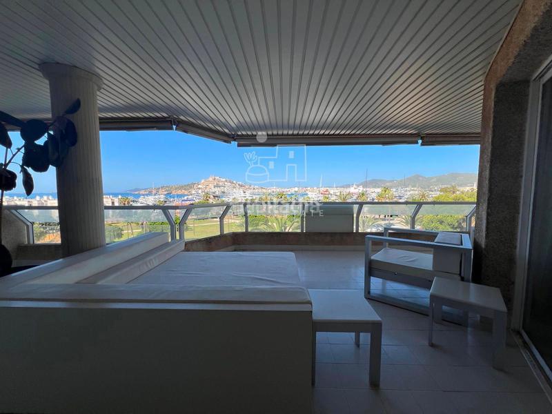 Foto 4e8e258c-d4a0-4e8c-a65b-5d01d56d7b69. Piso impresionante piso en botafoc en Marina Botafoc-Talamanca Ibiza
