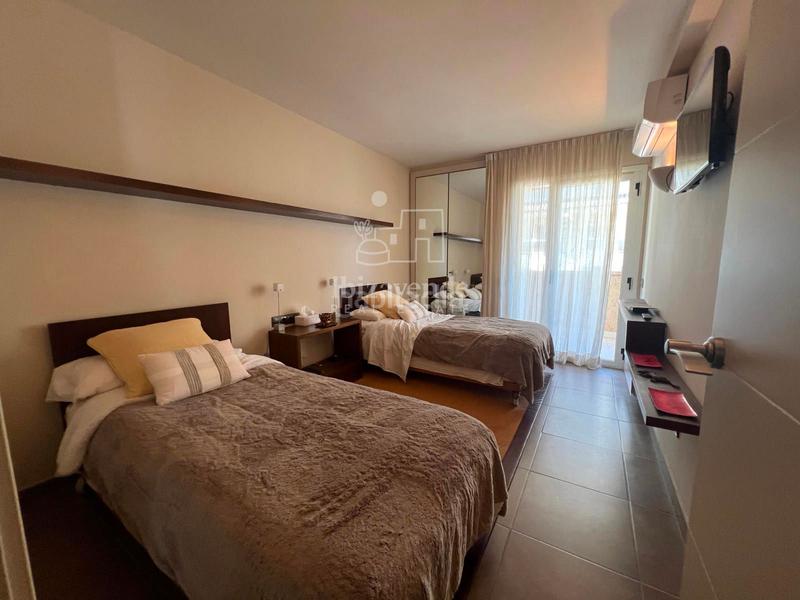 Foto a015a80f-e818-4bd5-afda-1ff560c8309c. Piso impresionante piso en botafoc en Marina Botafoc-Talamanca Ibiza