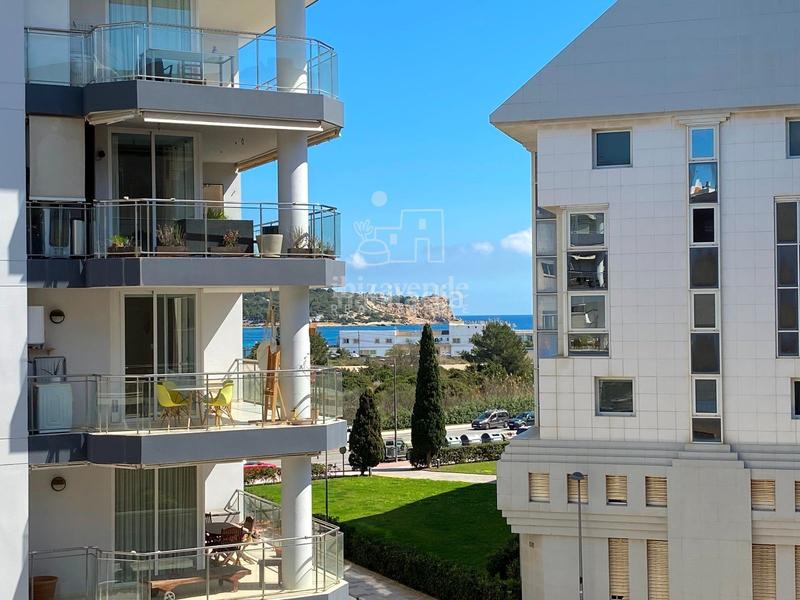 Foto d30e3eb0-dc40-4d72-93bc-94793c1b5315. Piso impresionante piso en botafoc en Marina Botafoc-Talamanca Ibiza