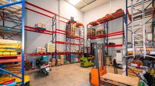 Nau industrial  Carrer des manyans. Nave industrial en montecristo