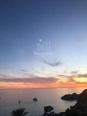 Appartement  Del sol. Magnifico atico reformado en primera linea de playa en cala tari
