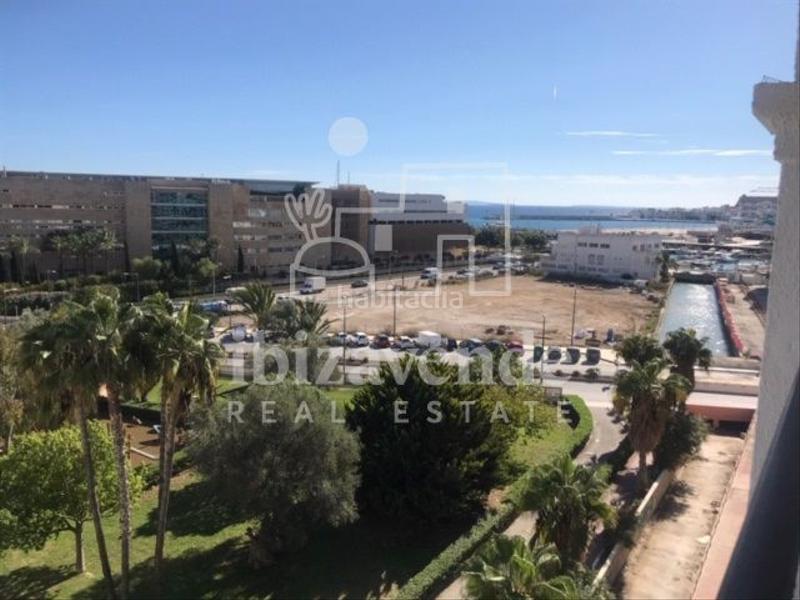 Foto 06dc7f27-dc33-4d73-ba53-3683c4fecc61. Lloguer pis amb calefacció aparcament piscina a Marina Botafoc-Talamanca Ibiza