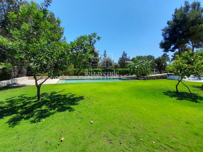 Foto fe0f4a8e-fcc6-42f3-baf9-059a0bc8cb00. Xalet amb calefacció aparcament piscina a Santa Gertrudis Santa Eulària