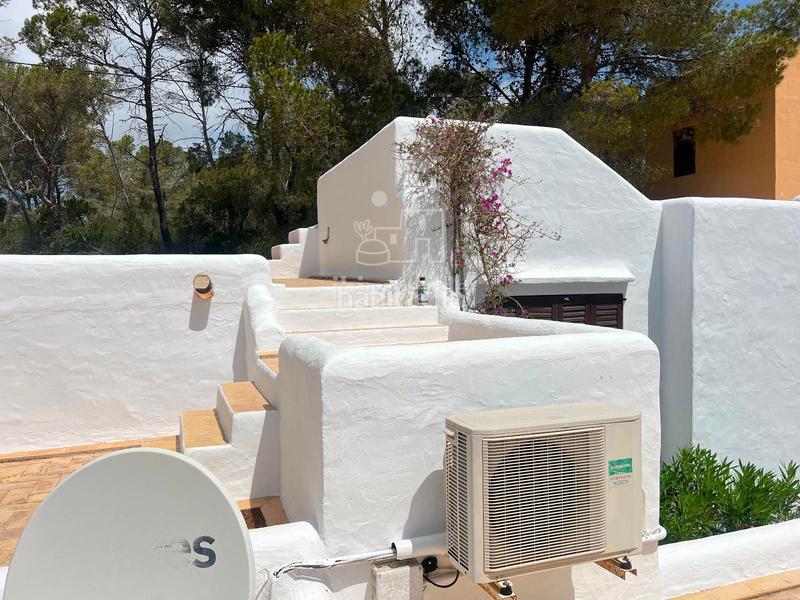 Foto ae20ab15-5d3c-45d7-aee0-3167df77e485. Alquiler casa casita con vistas panorámicas al mar y total privacidad en Es Cubells en Sant Josep de sa Talaia