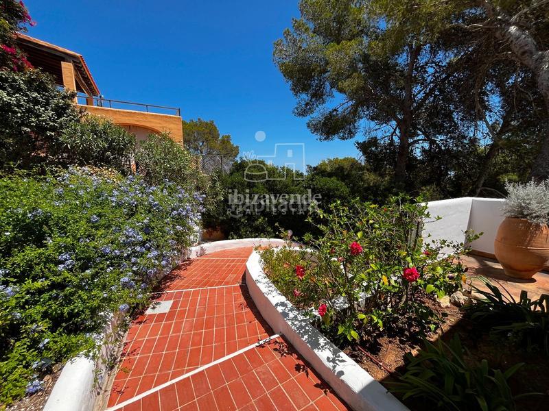 Foto 1a5557b3-be8e-4cf7-8362-4a056bc32b60. Alquiler chalet casa con vistas panorámicas y piscina en Es Cubells en Sant Josep de sa Talaia
