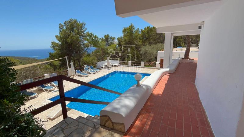 Foto 2ca0380b-3847-4154-a56a-ded0f79dc8ee. Alquiler chalet casa con vistas panorámicas y piscina en Es Cubells en Sant Josep de sa Talaia