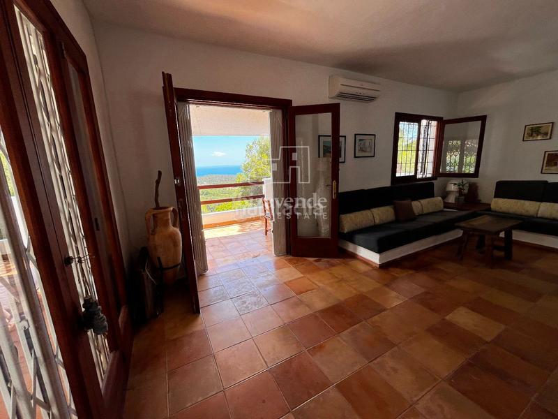 Foto 93ca7efb-f253-498e-95a9-27190fb33c20. Alquiler chalet casa con vistas panorámicas y piscina en Es Cubells en Sant Josep de sa Talaia