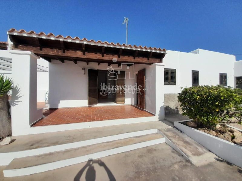 Foto 8cb00f4a-7ae2-4ae7-a493-181443303881. Casa amb calefacció aparcament piscina a Sant Agustí-Cala de Bou Sant Josep de sa Talaia