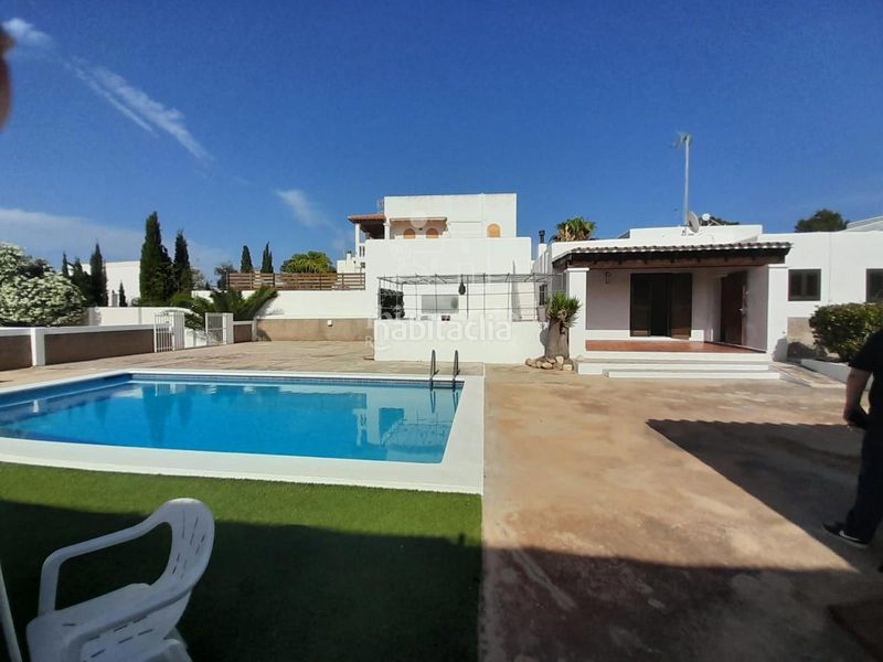Foto ef8d90ca-6b0e-4921-95a0-e2844087e9f6. Casa amb calefacció aparcament piscina a Sant Agustí-Cala de Bou Sant Josep de sa Talaia