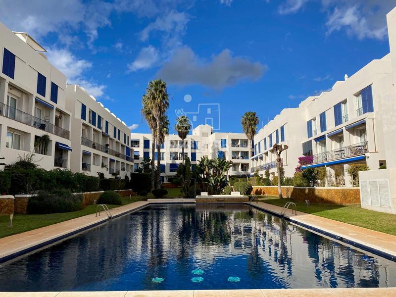 Foto f0f23e3d-bab3-4be8-bc1b-d7cf4d00eca4. Location appartement avec chauffage parking piscine dans Santa Eulària