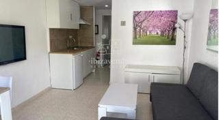 Lloguer Pis  Els ficus. Apartamento reformado con terraza en siesta para alquiler anual.
