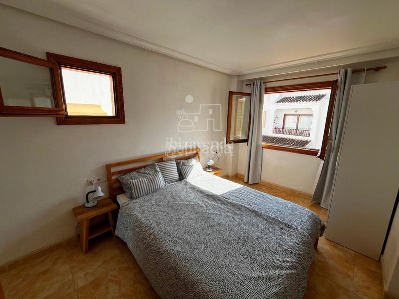 Foto 56d71677-375c-4d7e-b65f-284b1a22b495. Alquiler dúplex  con gran solárium en centro Sant Carles en Santa Eulària
