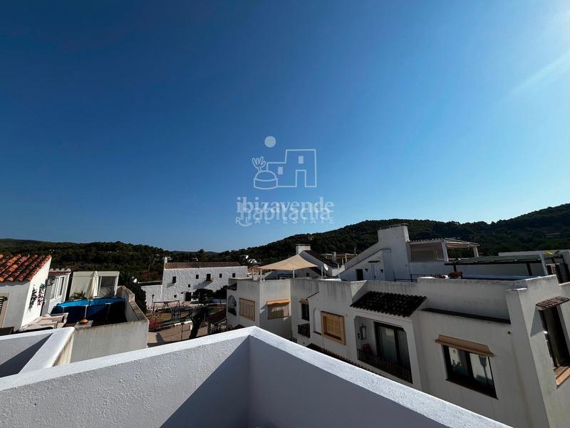 Foto 5b4bfdbe-8a42-4d19-829b-494478d55ce6. Alquiler dúplex  con gran solárium en centro Sant Carles en Santa Eulària