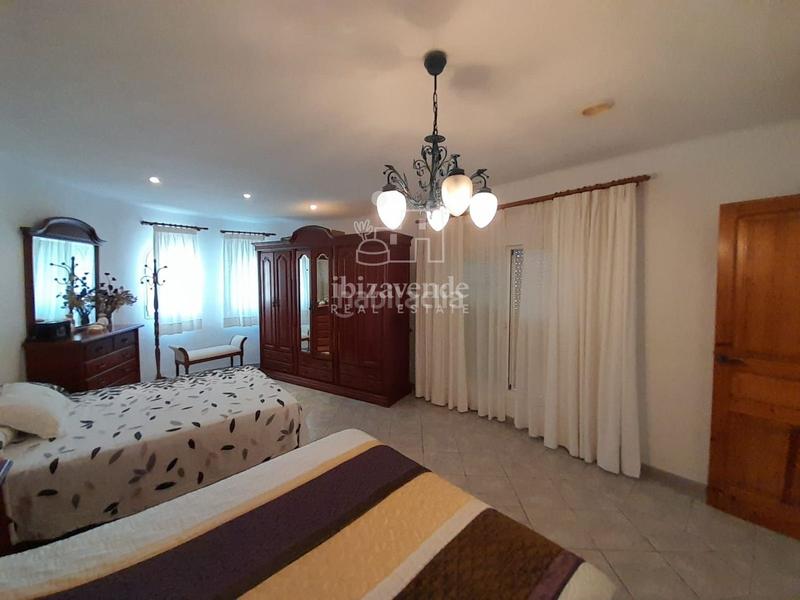 Foto 38b343e9-663a-48fe-b8ea-0d9b8e040561. Chalet mit parking pool in Santa Eulària des riu Santa Eulària