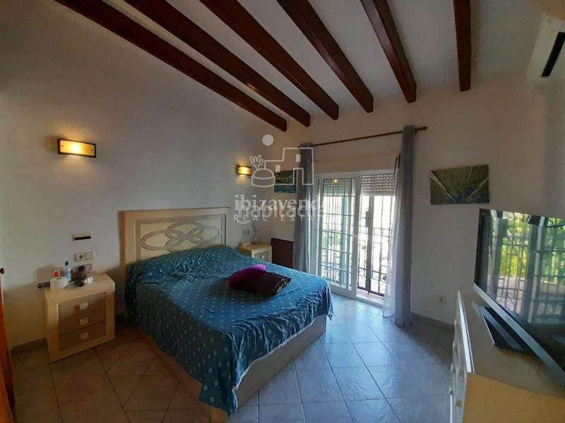 Foto 64a824ca-5619-45c1-baa9-c58828032525. Chalet mit parking pool in Santa Eulària des riu Santa Eulària