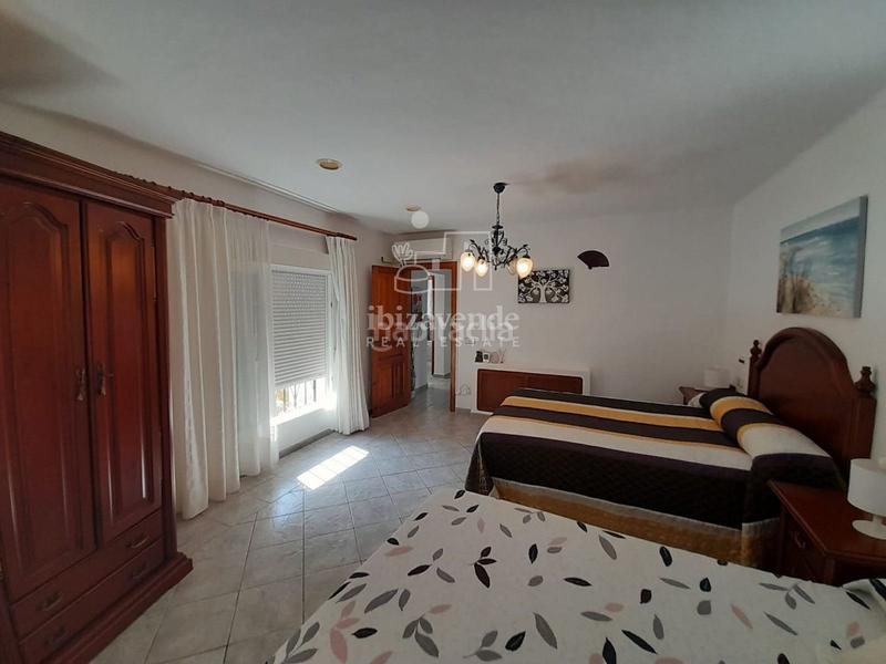 Foto e27774d4-2e6a-4614-a670-7c26ab95f973. Chalet mit parking pool in Santa Eulària des riu Santa Eulària