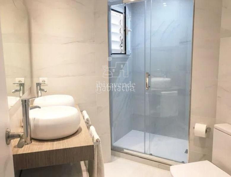 Foto 2eb19e02-5122-46d5-bd51-2fbae159bdc0. Alquiler piso apartamento anual en marina botafoch en Ibiza