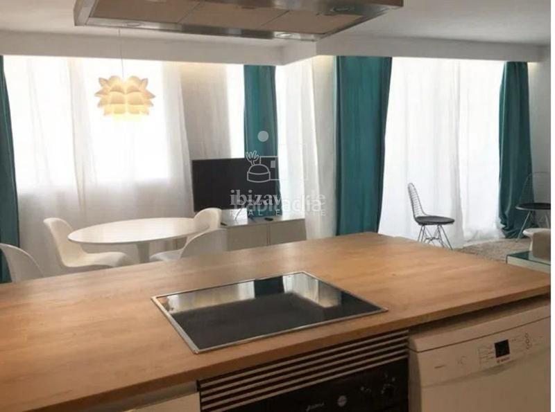 Foto dc512fd1-f4fd-452e-96e3-b7bc08aae9f3. Alquiler piso apartamento anual en marina botafoch en Ibiza