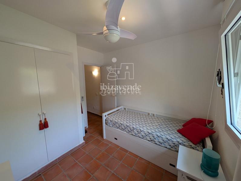 Foto 2a417054-99a8-49f4-bac7-92fe00a8b366. Alquiler piso apartamento con vistas a la piscina en cala llenya urbanización la joya, para 11 meses en Santa Eulària