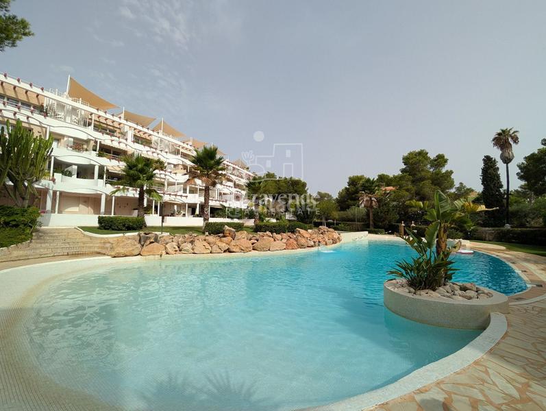 Foto d8f322d8-0e6b-4d6d-8fb8-46fad315fe1d. Alquiler piso apartamento con vistas a la piscina en cala llenya urbanización la joya, para 11 meses en Santa Eulària