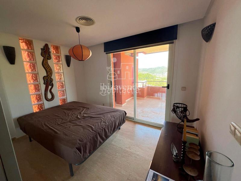 Foto 94bb4085-d693-48b5-be12-a55c4c47ddec. Rent flat with heating parking pool in Roca Llisa Santa Eulària