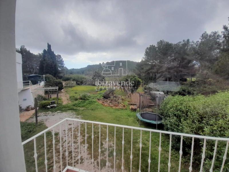 Foto 30d55dd8-bfc3-4093-9080-675f3b62272e. Chalet autenticidad ibicenca con comodidad moderna en es novells santa eulalia en Santa Eulària