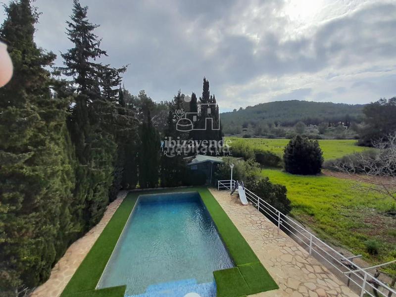 Foto 53487895-4ab0-4fbb-8fdb-c7c98270c2c5. Chalet autenticidad ibicenca con comodidad moderna en es novells santa eulalia en Santa Eulària