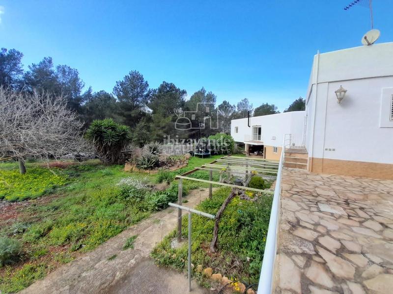 Foto b2196c55-a13d-4c21-87bb-04eaaa91ee19. Chalet autenticidad ibicenca con comodidad moderna en es novells santa eulalia en Santa Eulària