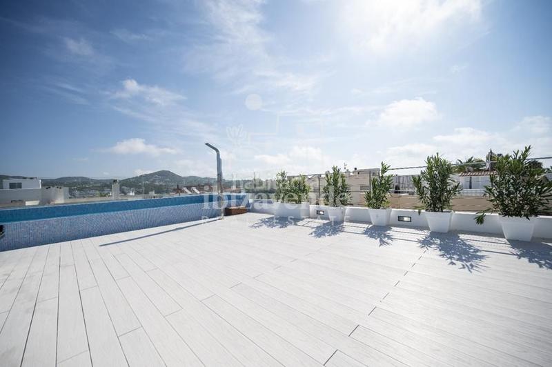 Foto 28b07f16-0441-4a73-a878-1e8f9b0466e3. Attico con riscaldamento parcheggio piscina in Marina Botafoc-Talamanca Ibiza
