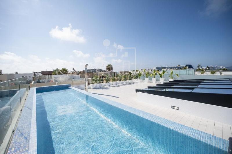 Foto 2a4329e3-651e-4efc-85ae-62dc15f8599d. Attico con riscaldamento parcheggio piscina in Marina Botafoc-Talamanca Ibiza
