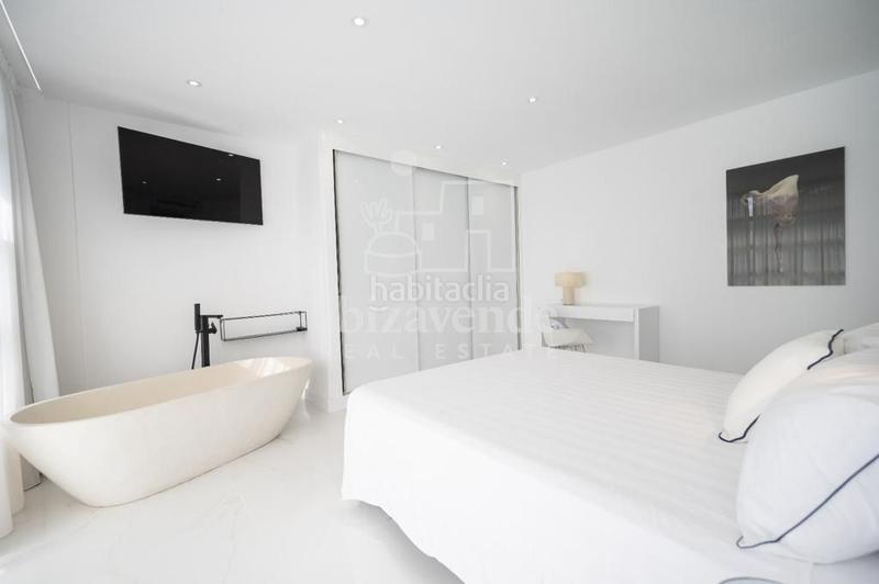 Foto cbfafe3d-6a49-4752-94db-eb48b458083c. Attico con riscaldamento parcheggio piscina in Marina Botafoc-Talamanca Ibiza