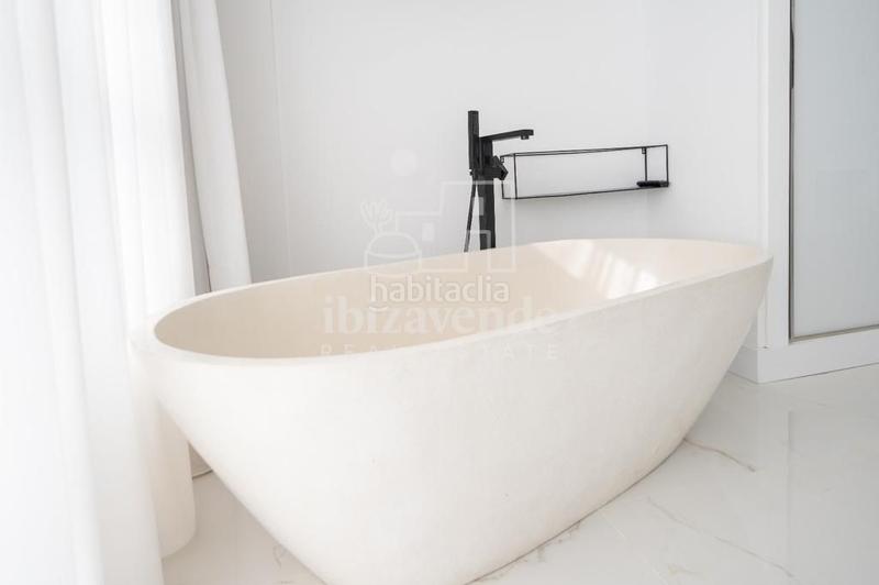 Foto e727389d-a733-4d46-8729-4eef4fc14c29. Attico con riscaldamento parcheggio piscina in Marina Botafoc-Talamanca Ibiza