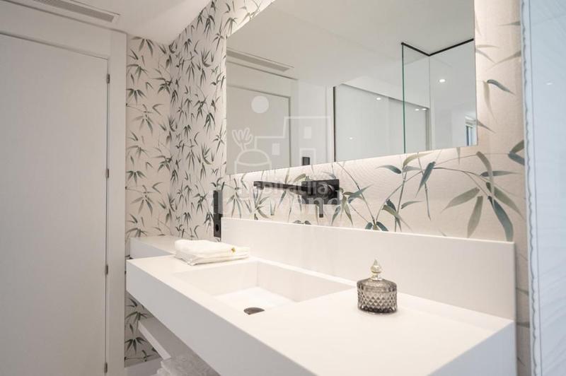 Foto 918bfebe-c53c-4239-ba0c-49ad3f4bfa92. Location attique avec chauffage parking piscine dans Ibiza